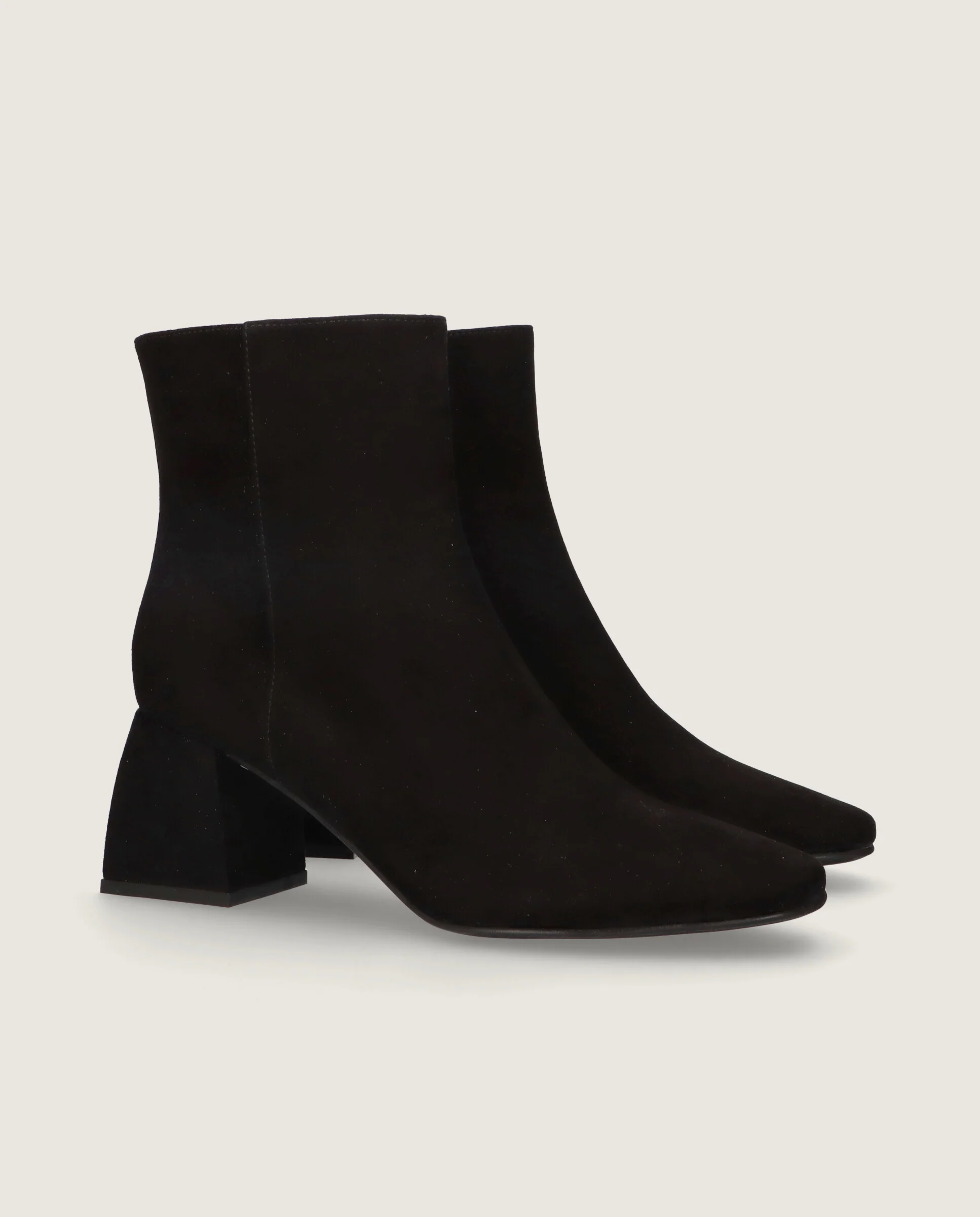 Botines Freja Negros Ante