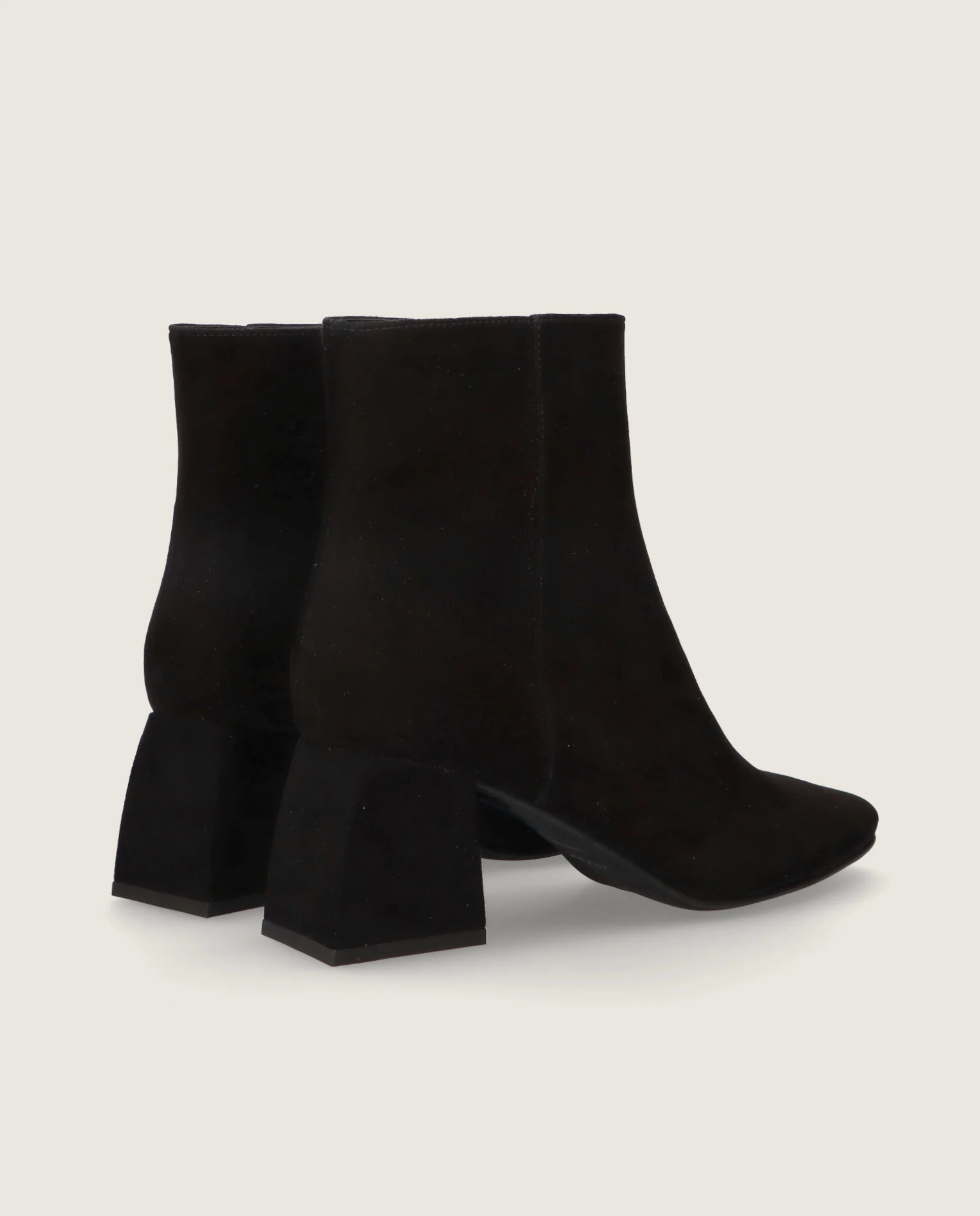 Botines Freja Negros Ante - Image 4