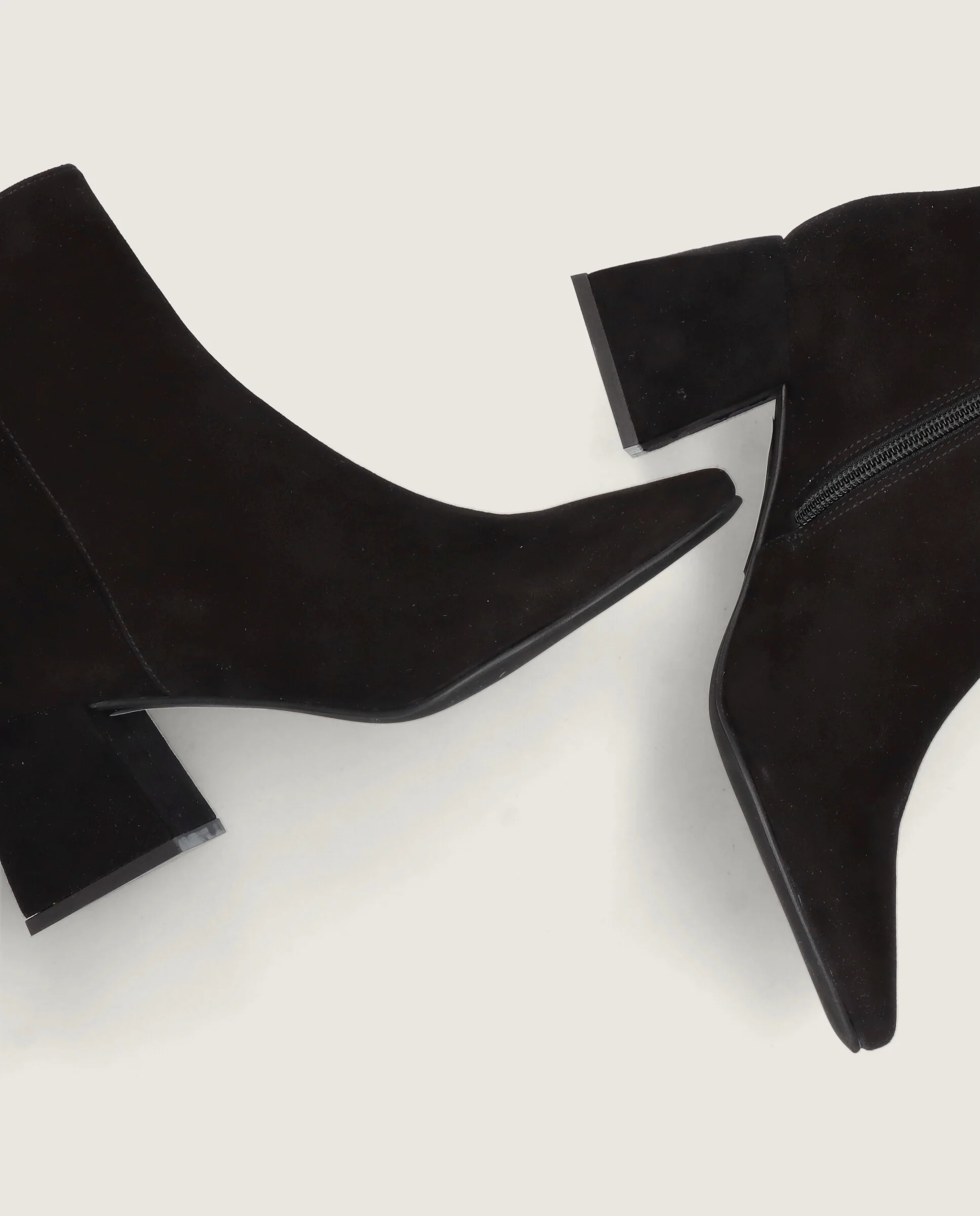 Botines Freja Negros Ante - Image 5