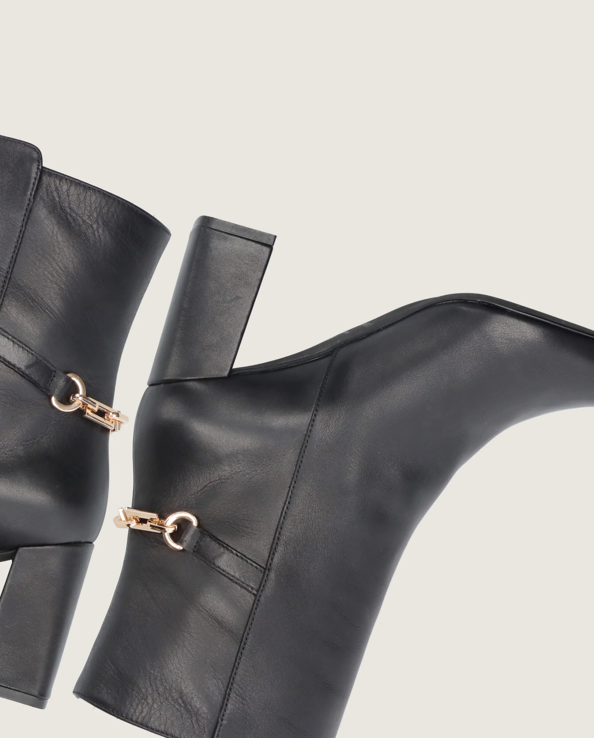 Botines Renata Negros Piel - Image 4