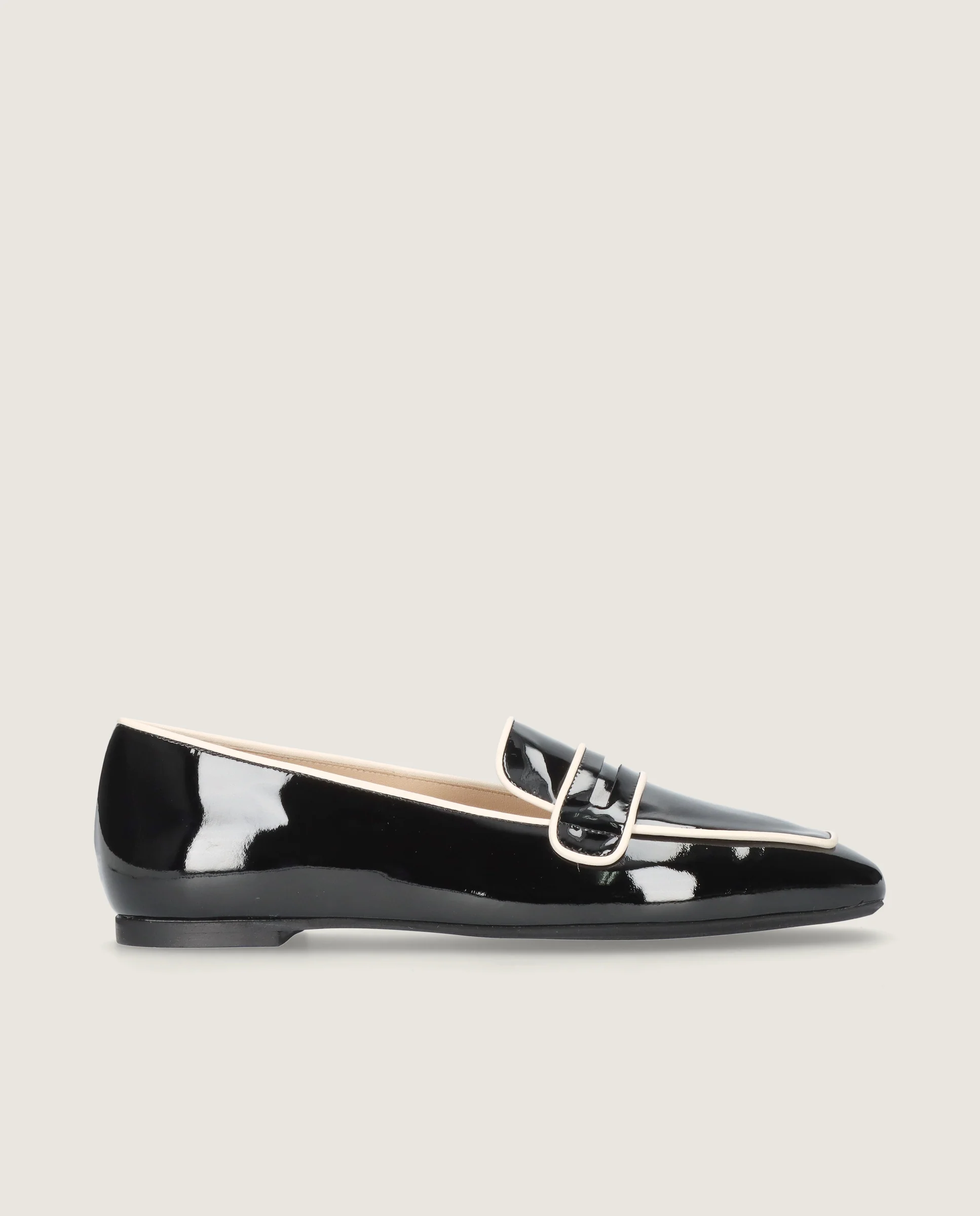 Loafers Camille Negros Charol - Image 3