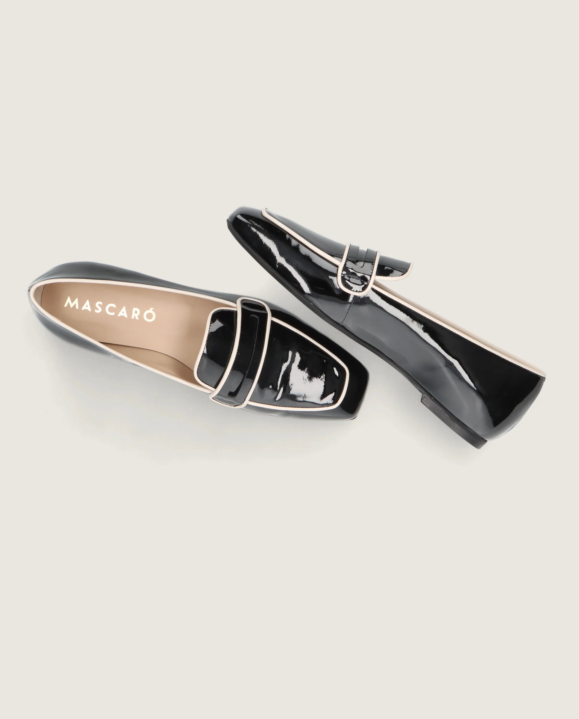 Loafers Camille Negros Charol - Image 4