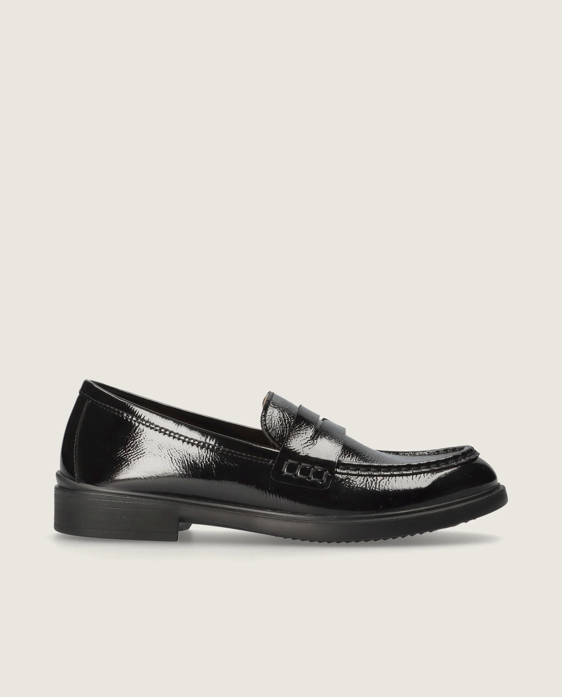 Loafers Natalia Negros Charol - Image 3