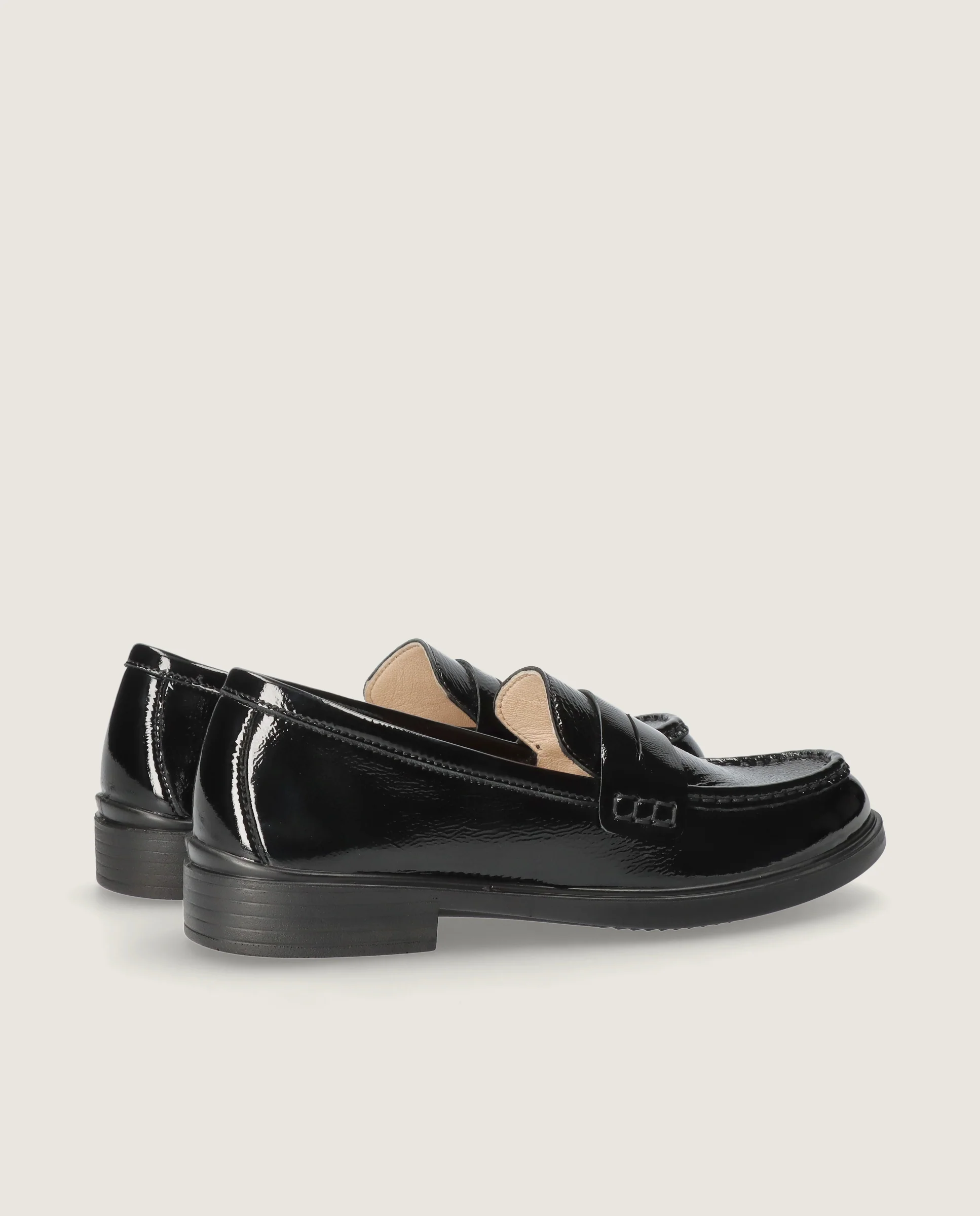 Loafers Natalia Negros Charol - Image 4