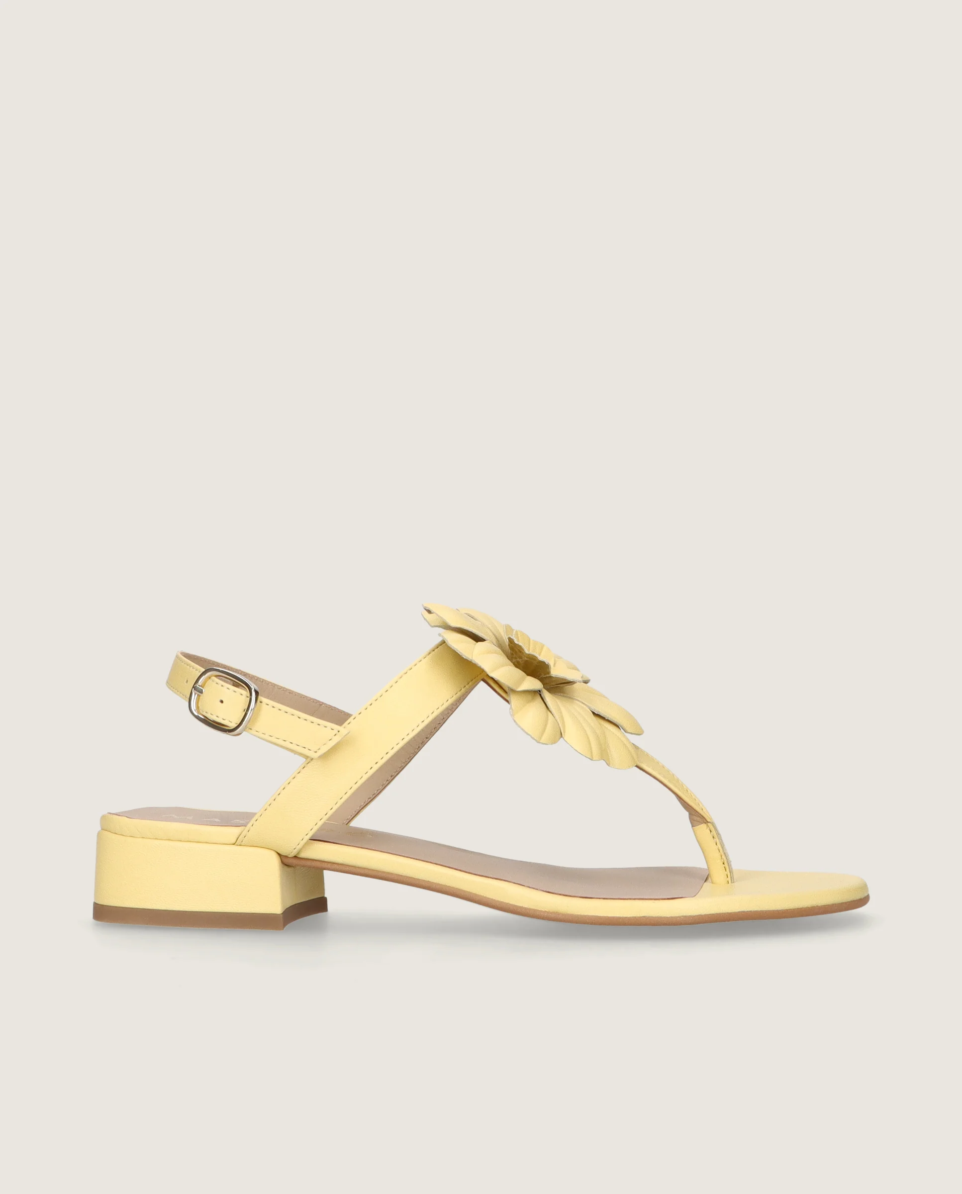 Sandalias Amelie Amarillos Piel - Image 3