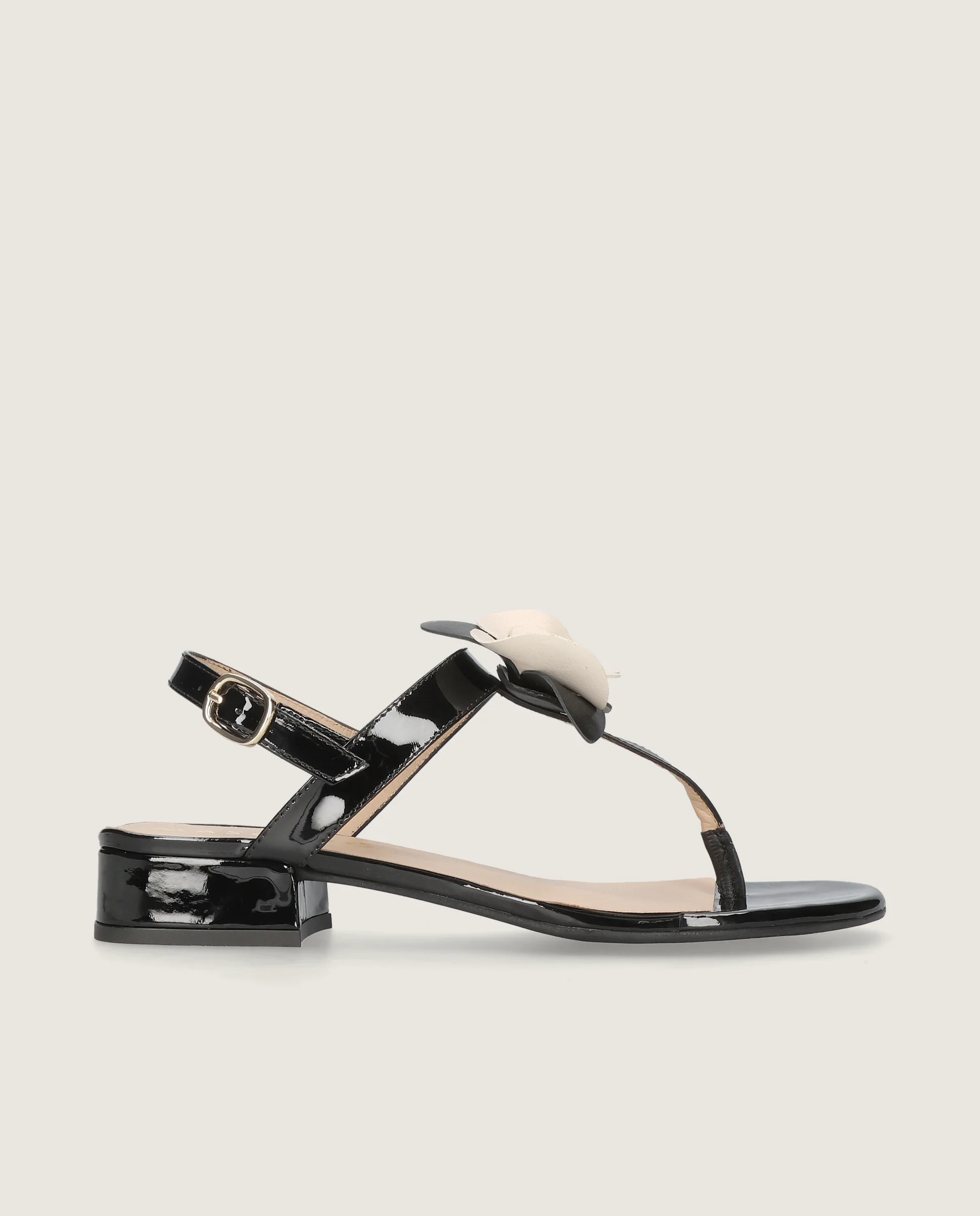 Sandalias Amelie Negros Charol - Image 3