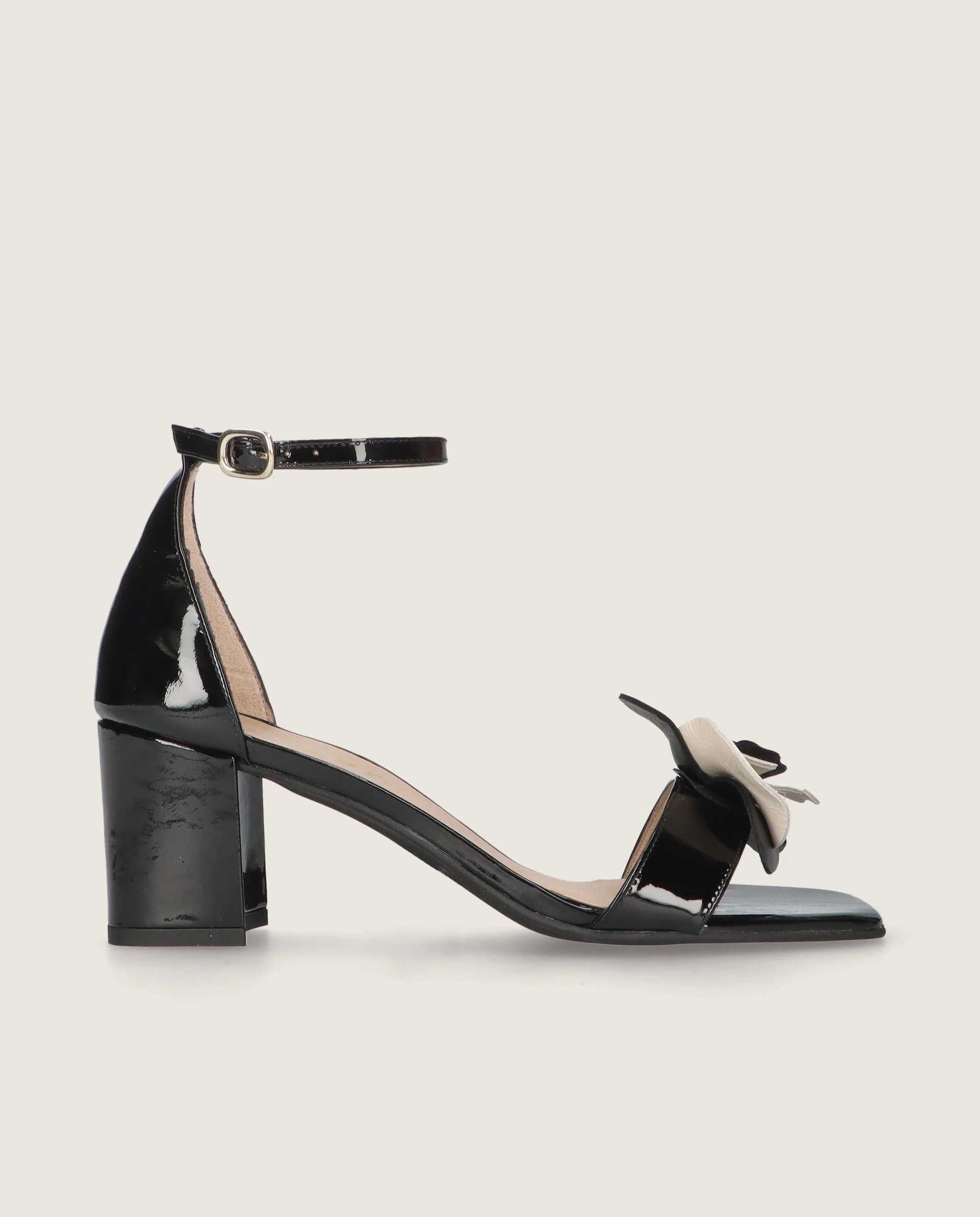Sandalias Annie Negros Charol - Image 3