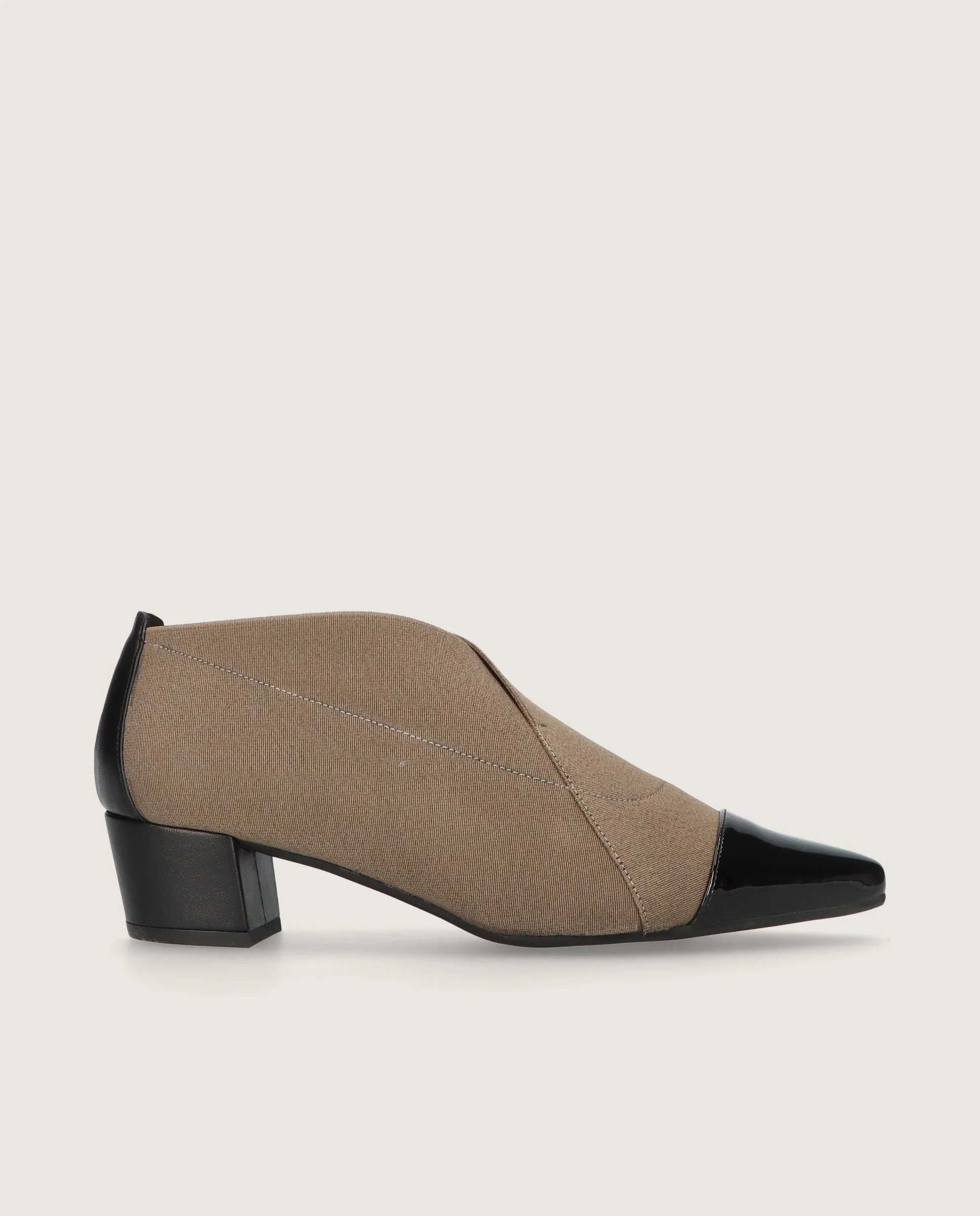 Zapatos Abotinados Greta Negros Tejidos - Image 3