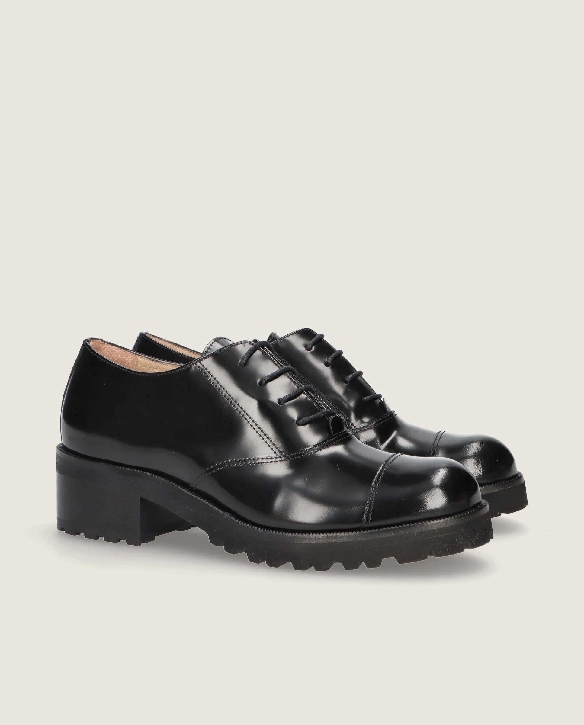 Zapatos Acordonados June Negros Piel